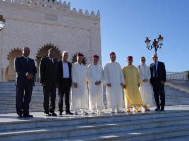 زيارة وفد من المجلس الأعلى للتربية والتكوين والبحث العلمي لضريح جلالة المغفور له الملك محمد الخامس